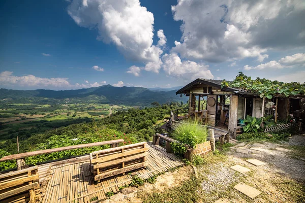 スリランカ 小さな道 コーヒー ショップ 晴れた日の雄大な美しい景色の渓谷の美しい風景 — ストック写真