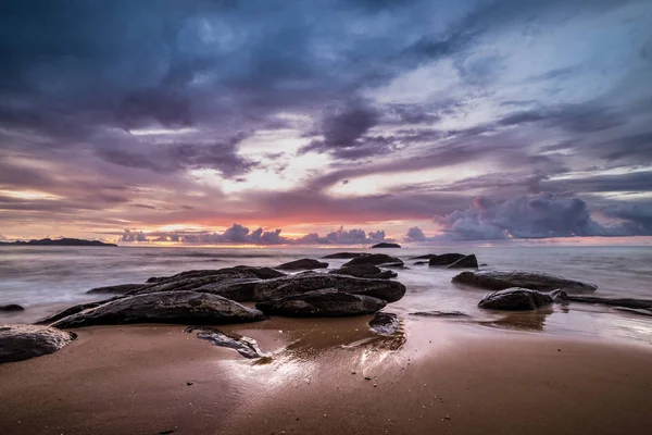 Παραλία Βράχου Πουκέτ Ταϊλάνδη — Φωτογραφία Αρχείου
