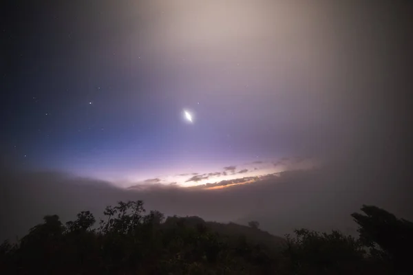 Starlight Szczycie Góry Mgliste — Zdjęcie stockowe