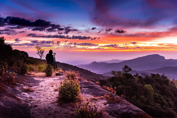 Фотограф Точки Зрения Восхода Солнца Высокой Горе Таиланд — стоковое фото