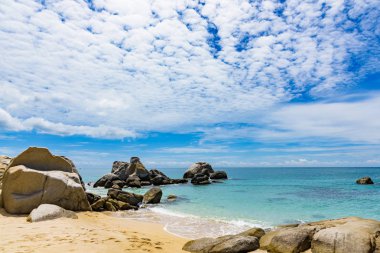 Güney Çin denizi, Nha Trang yakınlarındaki Vietnam kıyıları..