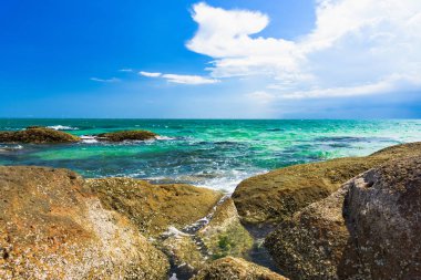 Vietnam Güney Çin Denizi şeridinin kayalık güzel sahil