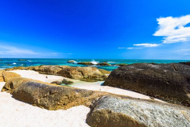 Vietnam Güney Çin Denizi şeridinin kayalık güzel sahil