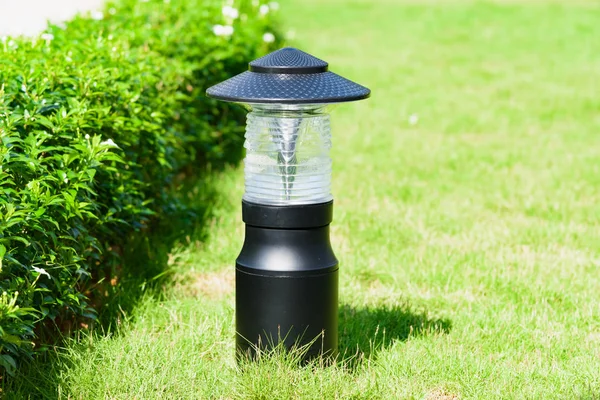 Petite Lanterne Dans Jardin Sol — Photo