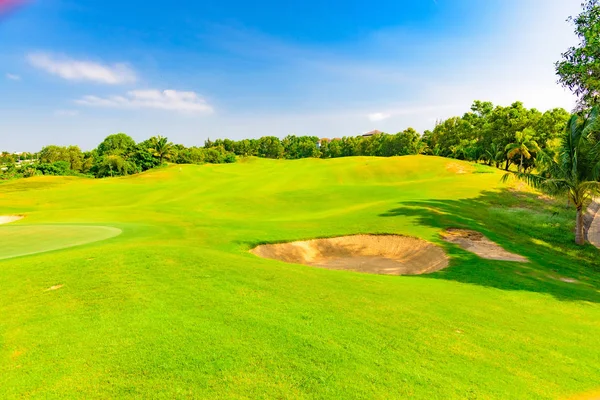 Udržovaná Pole Zelená Tráva Pro Hrát Golf — Stock fotografie