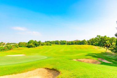 golf oynamak için su kuyusu-damat alan çim yeşil çimen