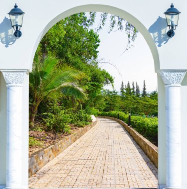 Cennet, deniz tropik tatil beldesi yolu denize açılıyor.