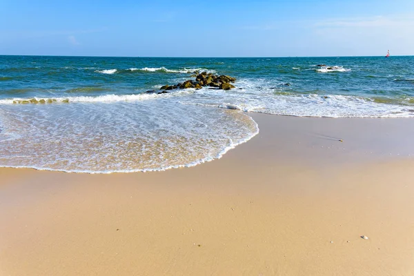 Paradise Hot Tropical Climate Sandy Beach Sea Calm Wave — Stock Photo, Image