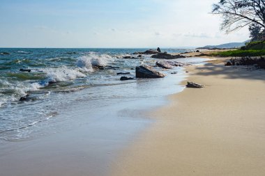 Güney Çin denizi, Nha Trang yakınlarındaki Vietnam kıyıları..