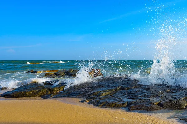 Splashing Waves Crashing Rocky Shore Dawn Sun — стоковое фото
