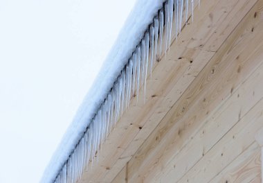 güneşler güzel ev güzel hava çatıdan asmak