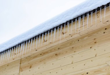 güneşler güzel ev güzel hava çatıdan asmak