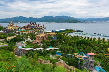 Vinpearl toprak, Nha Trang, Vietnam - 03 Ekim 2018: Vinpearl Hn Tre adada yalan ülkesidir bir su parkı, eğlence parkı ve Nha Trang Otelleri 5 yıldızlı bir Resort Island