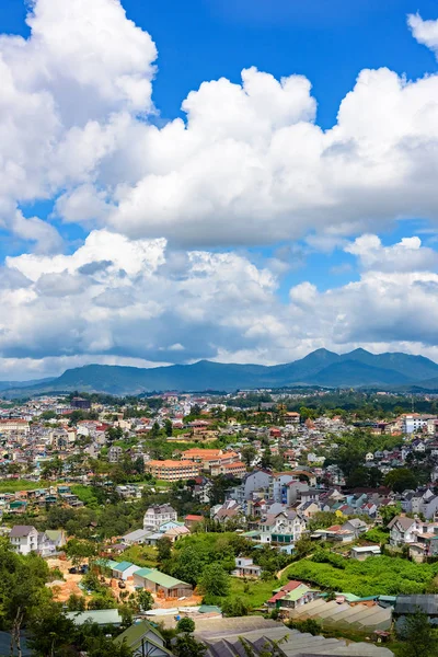 Vietnam Dalat Şehir panoramik manzaralı tepeden