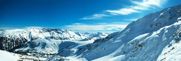 Elbűvölő Táj Panoráma Hegyek Télen Szurdok Sziklás Hegység Csúcsai Fehér — Stock Fotó