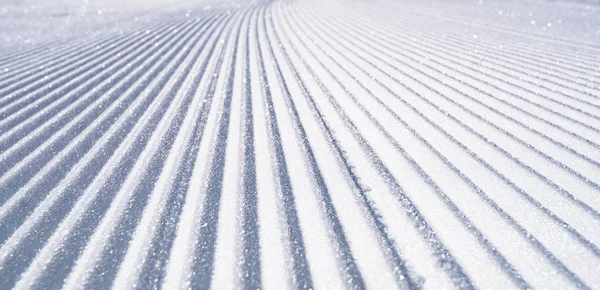 Pista Neve Branca Ratrak Preparação Para Esquiar Partir Das Montanhas — Fotografia de Stock