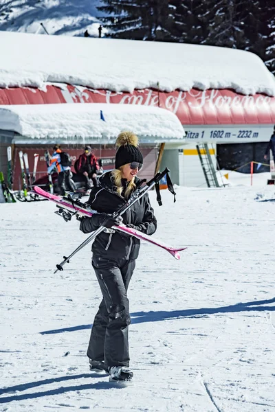 Ski resort in Bansko. Polyana Banderishka — Stock Photo, Image