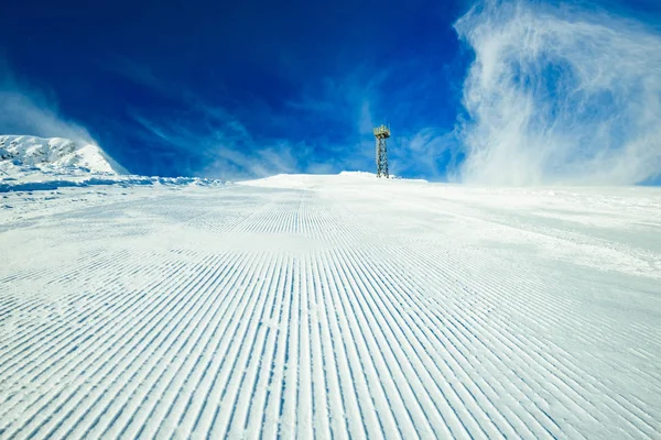 Neve bufera di neve in montagna — Foto Stock