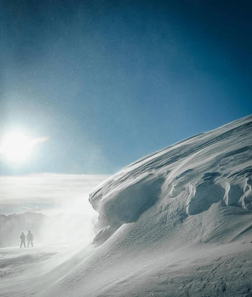 Sneeuwstorm in de bergen — Stockfoto