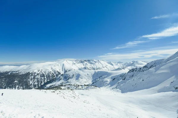 Pirin Mountains på vintern i Bulgarien — Stockfoto