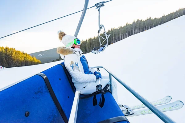 Woman on skis during winter season. — Stock Photo, Image