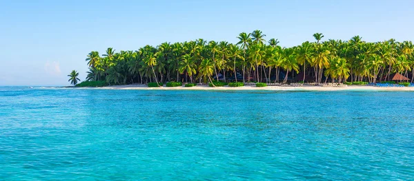 Plage de sable la mer des Caraïbes — Photo