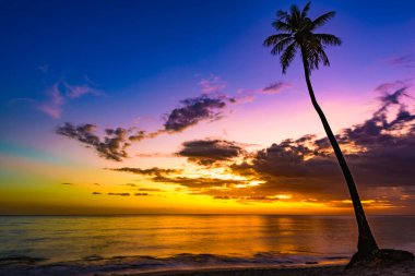 Karayipler 'in güzel, sakin gün batımı güzel havada.