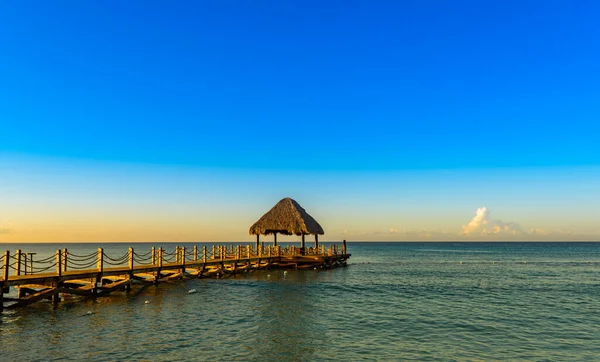 Gyönyörű Pavilon Trópusi Fehér Homokos Strandon Dominikai Köztársaság Karibi Tenger — Stock Fotó