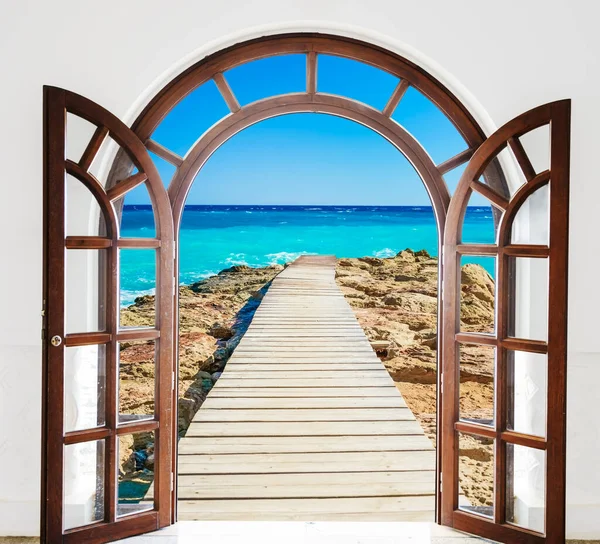 Vista Desde Ventana Abierta Sobre Mar Con Muelle —  Fotos de Stock