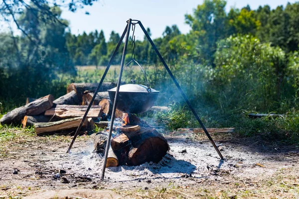 Kettle Tripod Hanging Bonfire — Stock Photo, Image