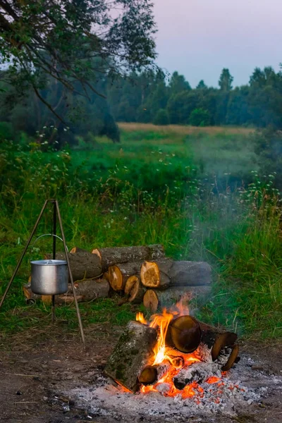 Kettle Tripod Hanging Bonfire — Stock Photo, Image