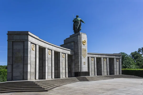 Берлин Германия Июня 2018 Советский Военный Мемориал Тиргартен Один Нескольких — стоковое фото