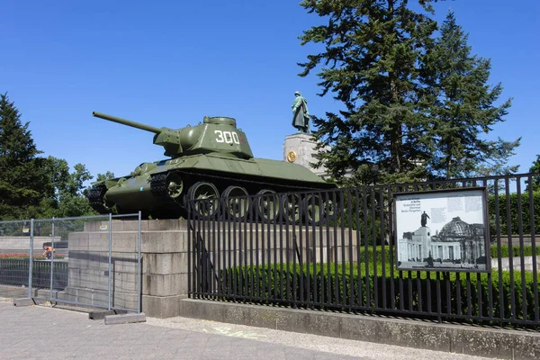 Birkaç savaş anıtların'da Berlin, Berlin, Almanya, 6 Haziran 2018 - Sovyet savaş Anıtı (Tiergarten) biridir.