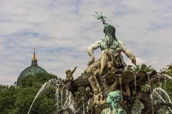 Fonte Neptuno Uma Das Fontes Mais Emblemáticas Berlim — Fotografia de Stock