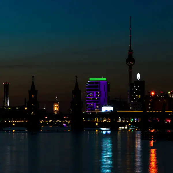 Berlino Germania Ottobre 2018 Ponte Oberbaum Torre Berlino Sull Onda — Foto Stock