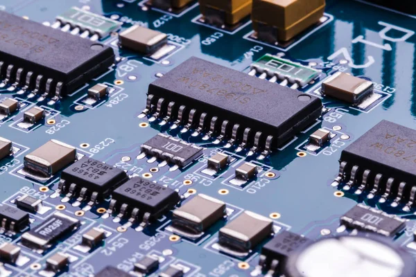 Selective focus of computer motherboard chip and other details. — Stock Photo, Image