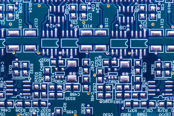 Enfoque selectivo del chip de la placa base de la computadora y otros detalles . — Foto de Stock
