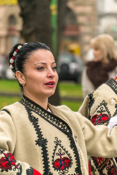 アラド ルーマニア 2012 女性アラドのナショナルデー パレードで民族衣装を着て — ストック写真