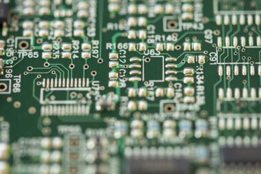 Anakartın yakın çekim. Elektronik bileşenlerle devre