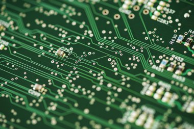 Anakartın yakın çekim. Elektronik bileşenlerle devre