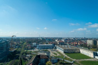 Şehrin üstünden bakın. Havadan görünüm. Balkon görünümü.