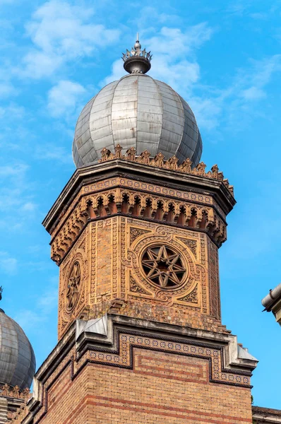 Tornet Gammal Synagoga Med Liten Lök Kupol Byggnad Tegelstenar — Stockfoto