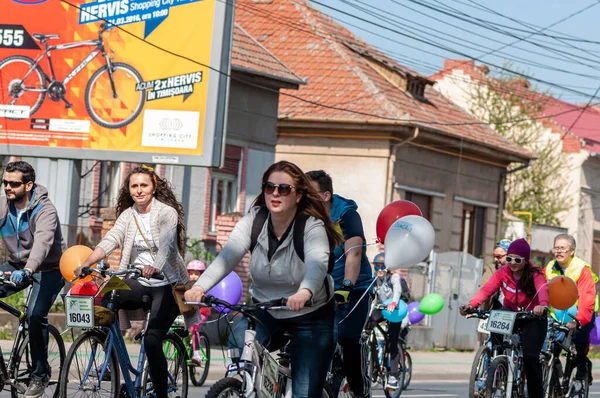 Timisoara Romania April 2016 People Riding Bicycles Spring Pedaling Event — Stock Photo, Image