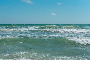 Açık bir günde Karadeniz 'in dalgaları
