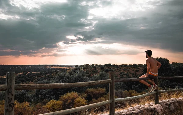 Tramonto Magico Nelle Nuvole Pomeridiane Con Tempesta — Foto Stock