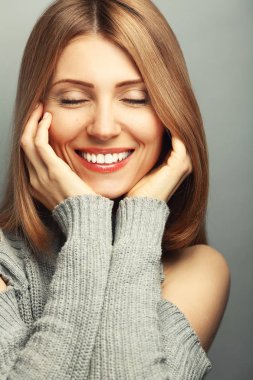 Kız yan tarafta, rüyalar gerçek gel, bir milyon dolar gülümseme kavramı