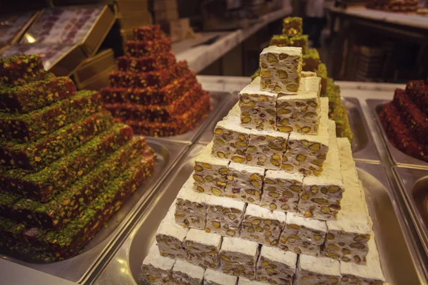 Turkish delight concept. Bunch of colorful rahat lokum in Istanbul — Stock Photo, Image