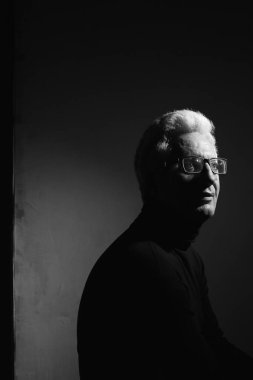 Her yaş kavramı eski, yakışıklı ve seksi asla. Yakın çekim 