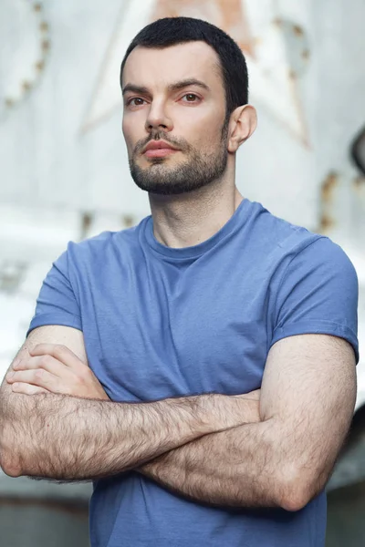 Un verdadero concepto de masculinidad. Retrato del hombre carismático barbudo de mediana edad — Foto de Stock