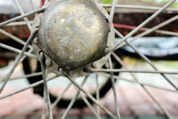 Detalhe Uma Roda Bicicleta Borboleta Roda Bicicleta Vintage Cubos Roda — Fotografia de Stock